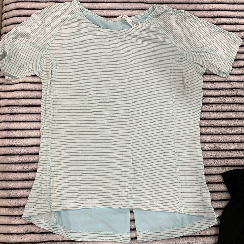 Lululemon Athletica Green Asymmetrical Short Sleeve T-Shirt